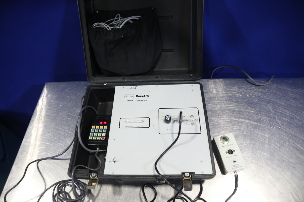 MDE ELECTRONICS Datasim 1000 Patient Simulator