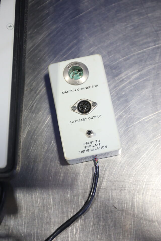 MDE ELECTRONICS Datasim 1000 Patient Simulator
