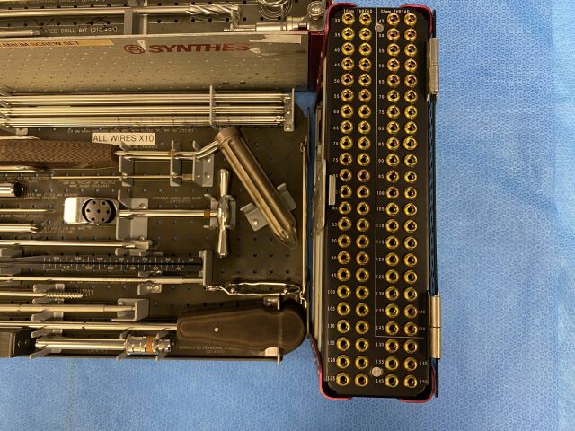 SYNTHES Titanium Cannulated Screw