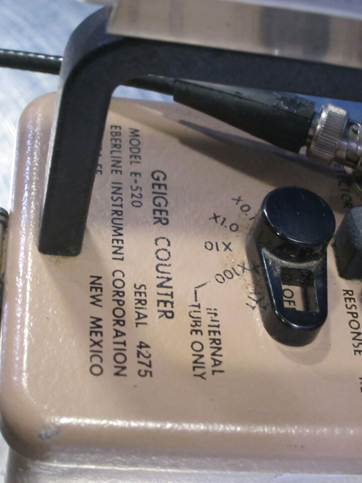 EBERLINE INSTRUMENTS CORP E-52C Radiation Meter
