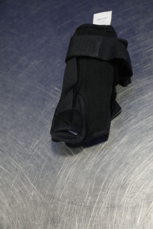 PROCARE 79-87302 Wrist/Thumb - Lot of 3 Brace