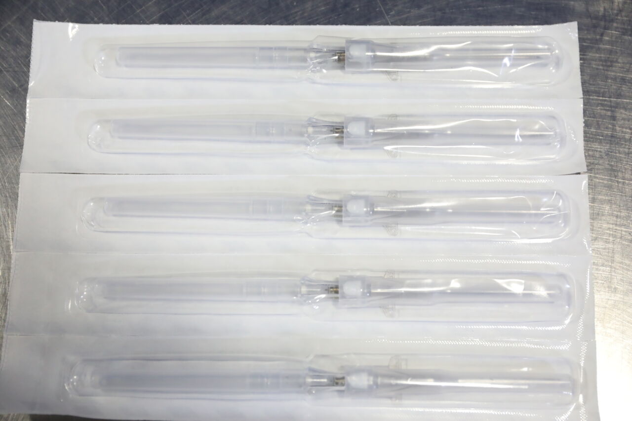 BD 382657 Shielded IV Catheter