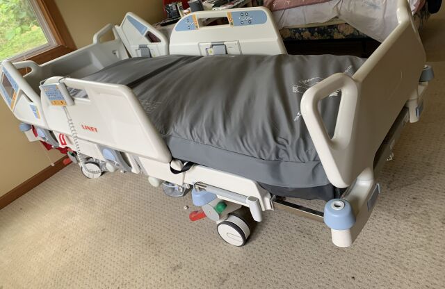LINET AMERICAS Multicare ALT Adaptable Beds Electric