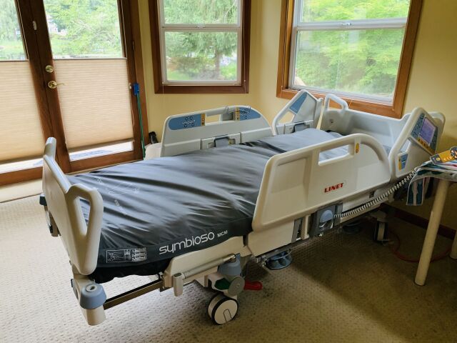 LINET AMERICAS Multicare ALT Adaptable Beds Electric