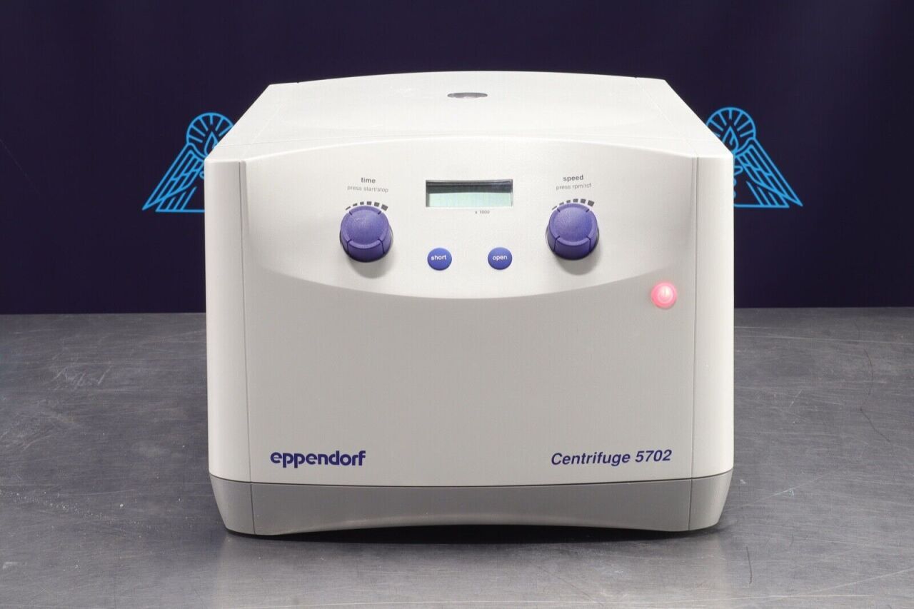 EPPENDORF 5702 Centrifuge