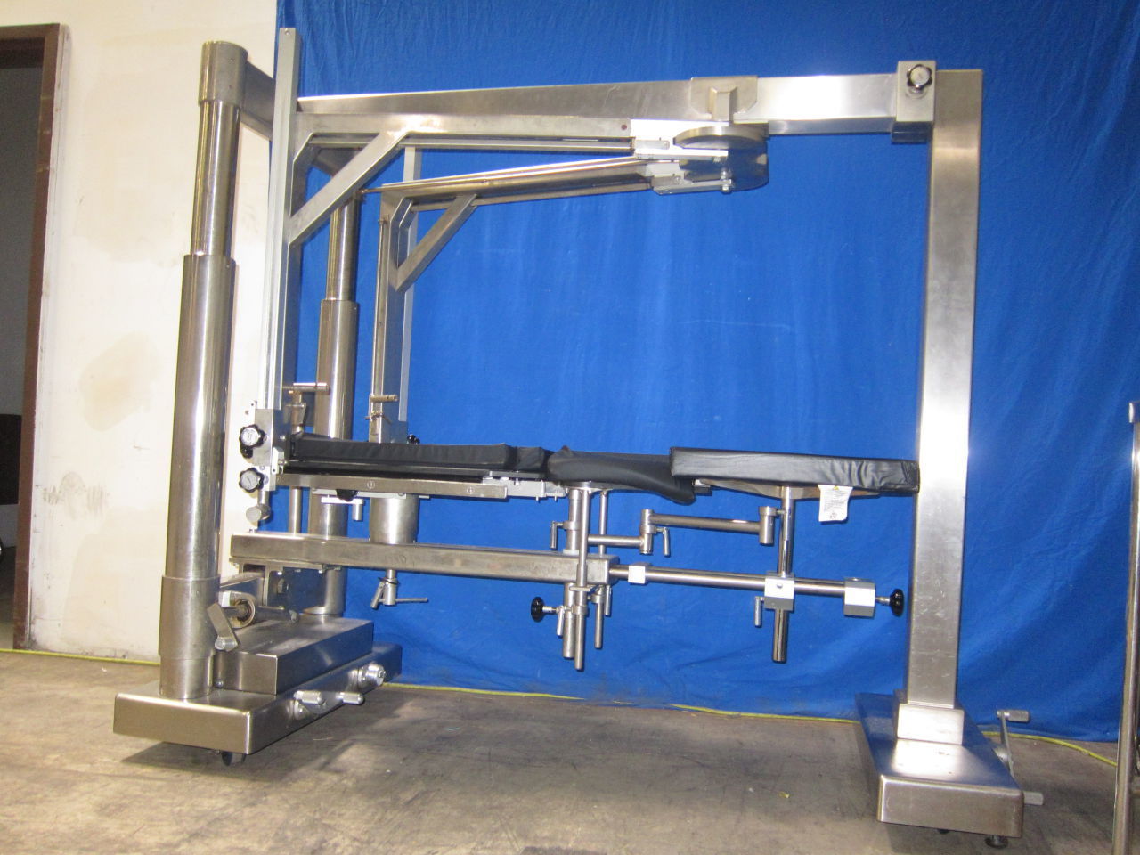 MIDMARK 10500 Orthopedic Table