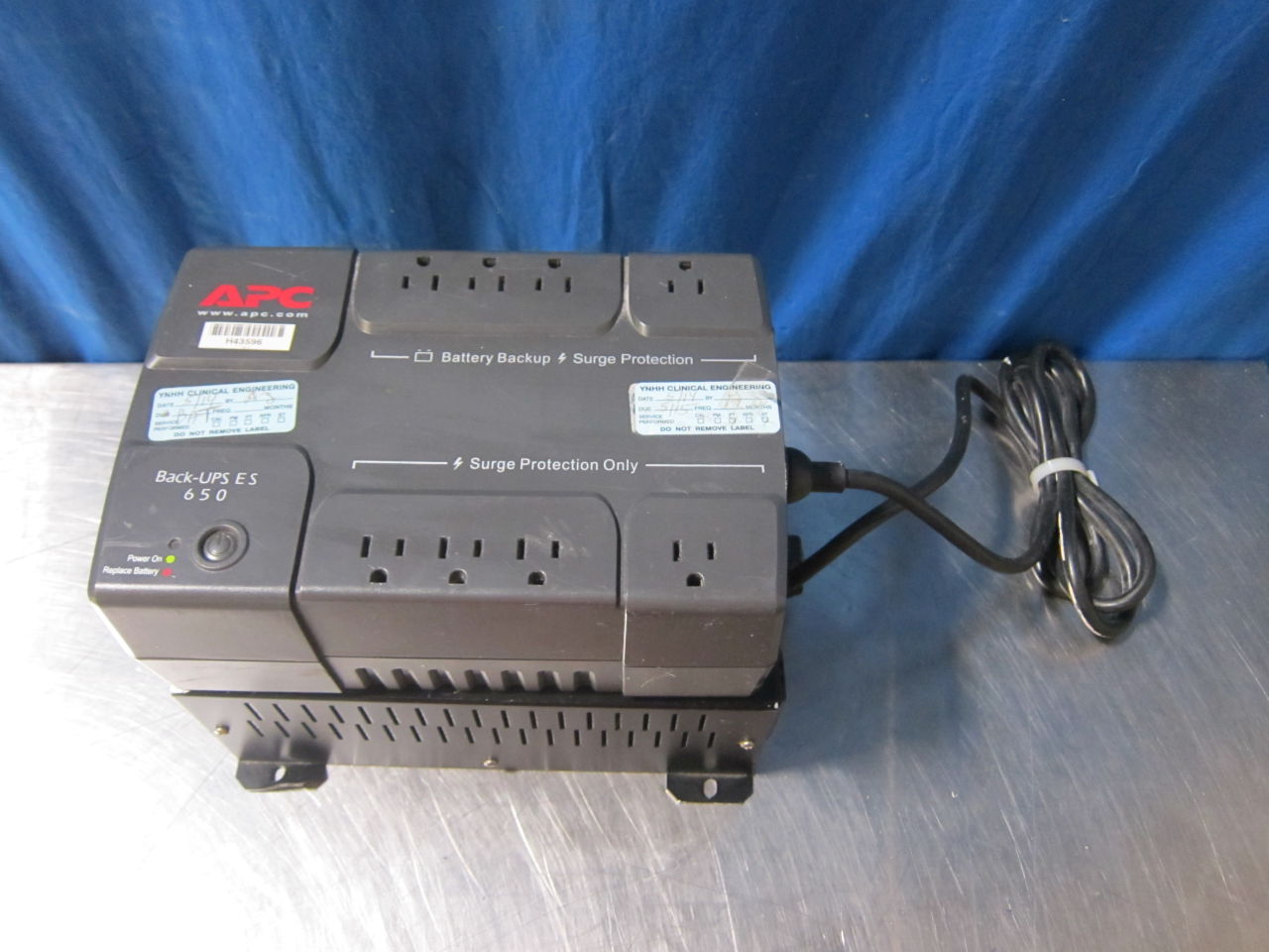 APC ES-650 Uninterruptible Power Supply / UPS