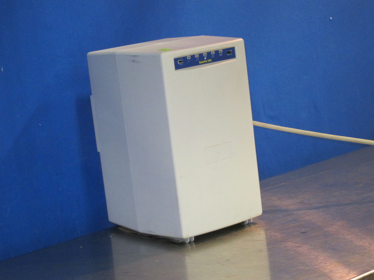 SMART UPS Smart 700 HG Uninterruptible Power Supply / UPS