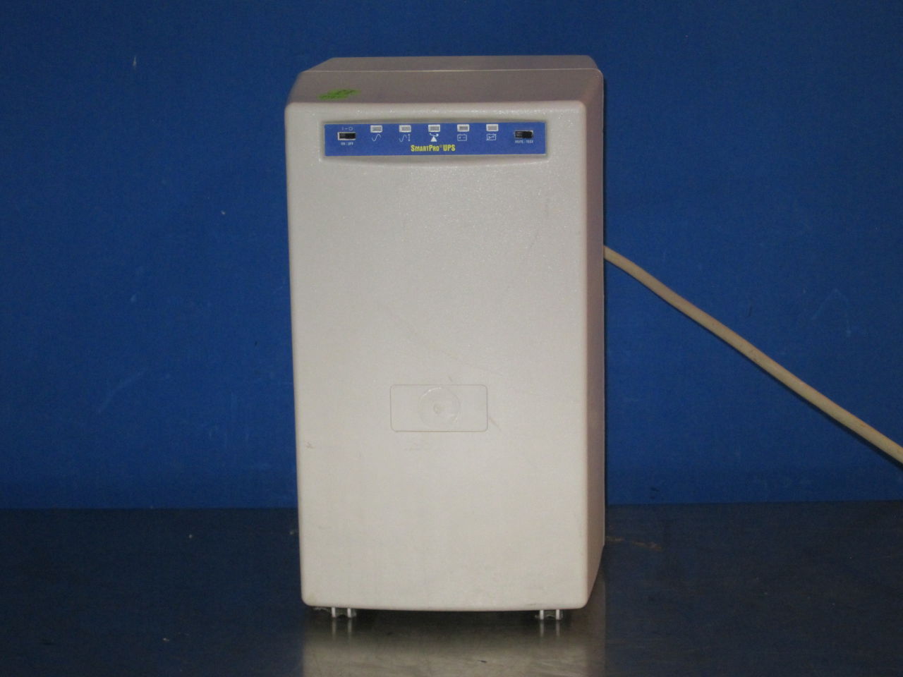 SMART UPS Smart 700 HG Uninterruptible Power Supply / UPS
