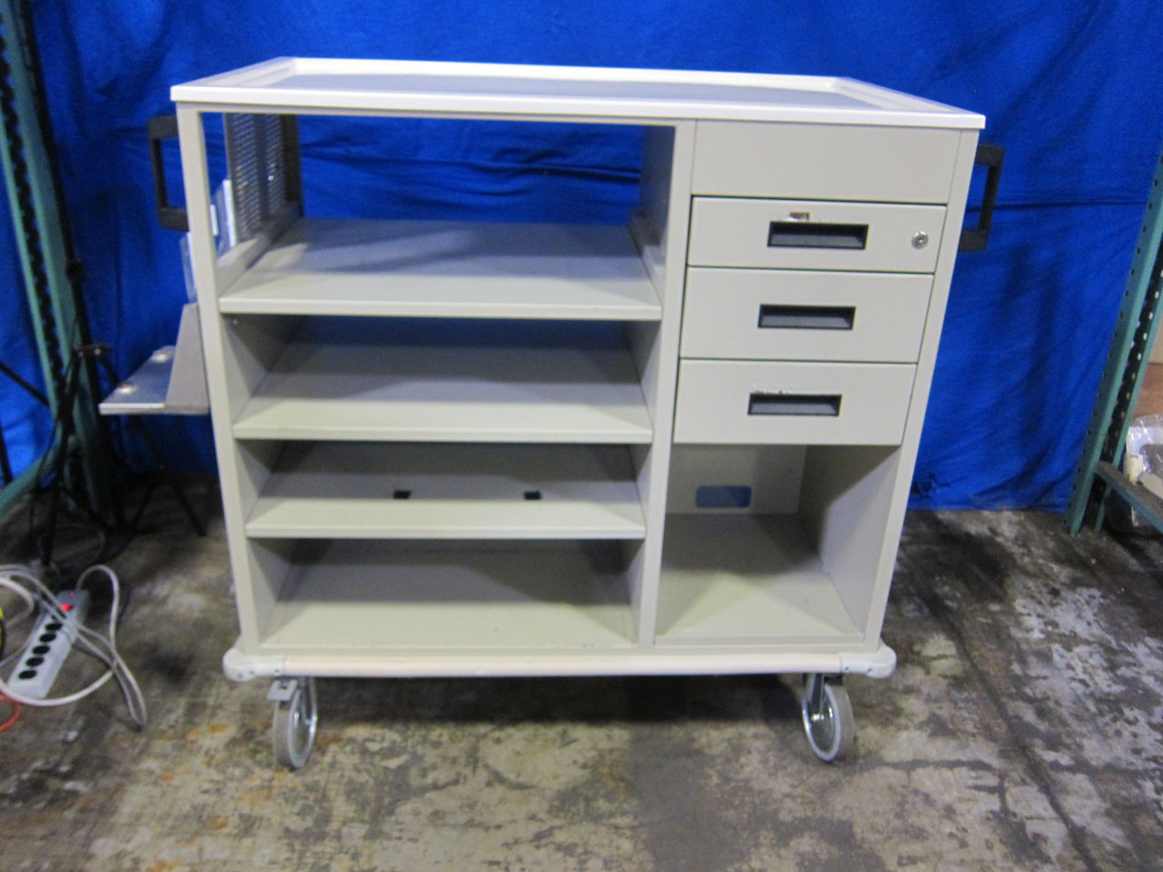 COLSON Pharmacy/Med Cart