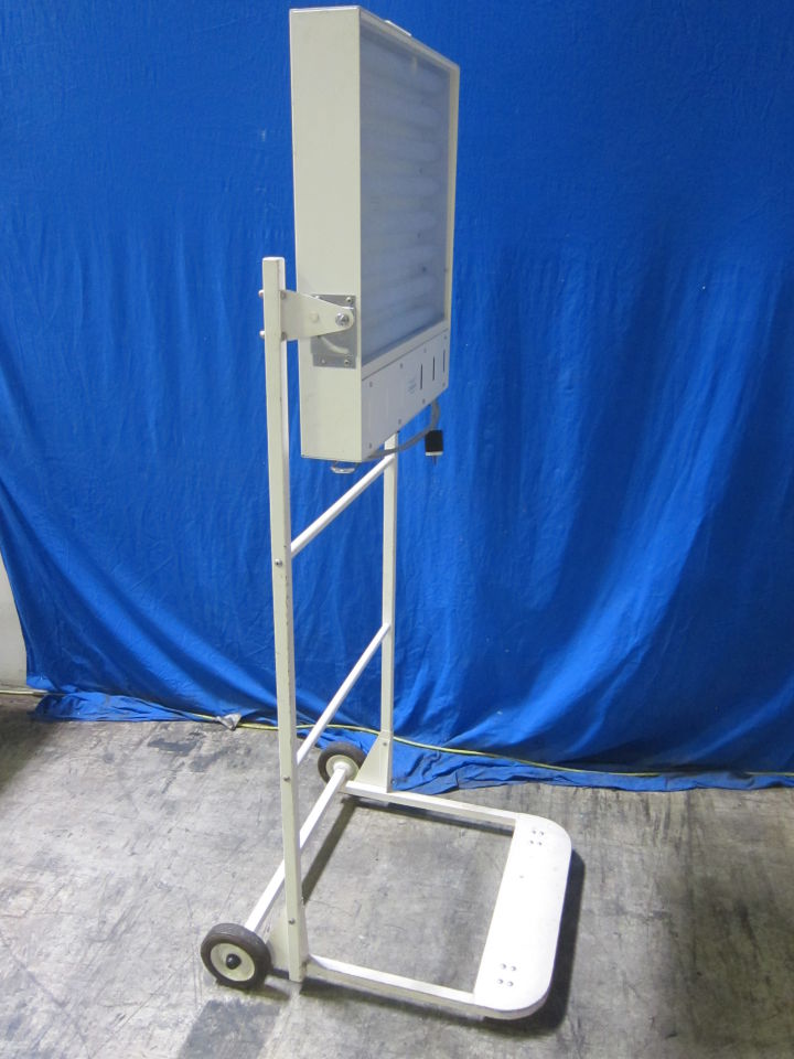 AIR-SHIELDS PT-53-3 Rolling Phototherapy Lamp