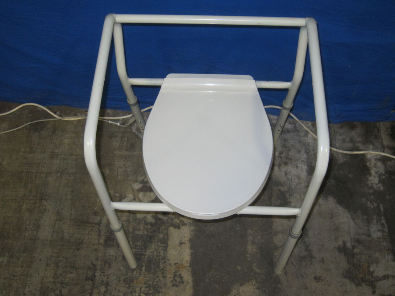 LUMEX 7103 Adult Toilet Chair