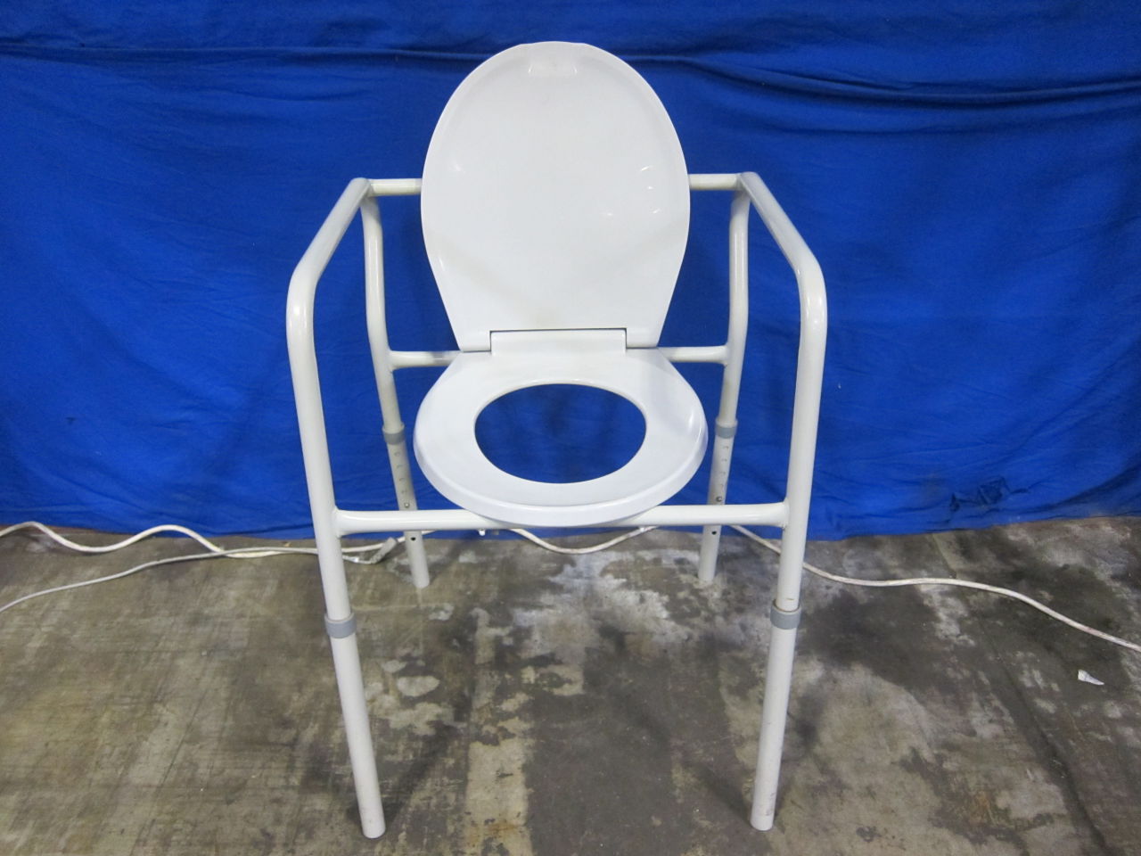 LUMEX 7103 Adult Toilet Chair