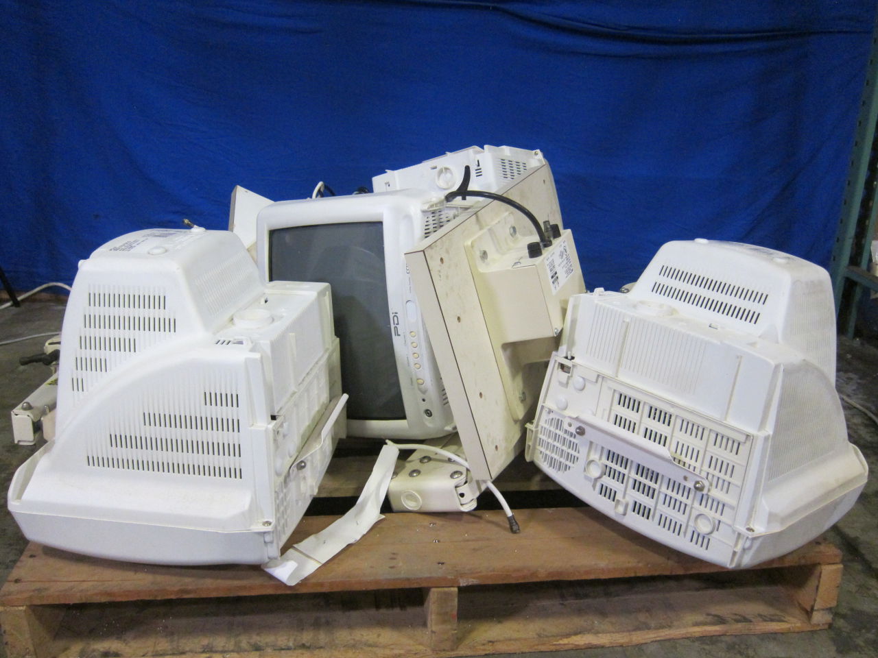 PDI -Z13TVB-ARM-M - Lot of 4 Monitor