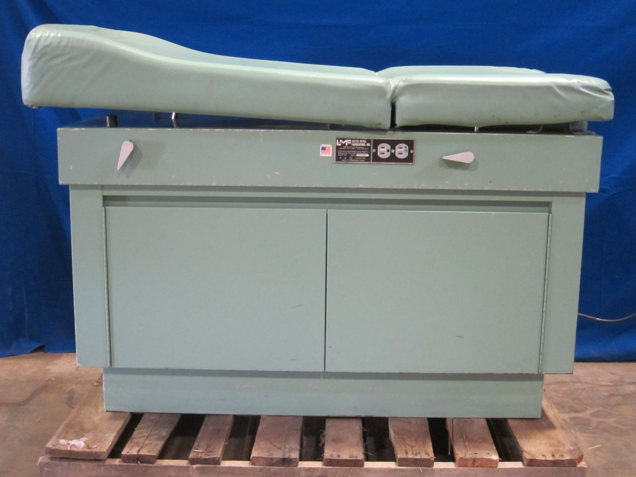 UMF 5120 Exam Table