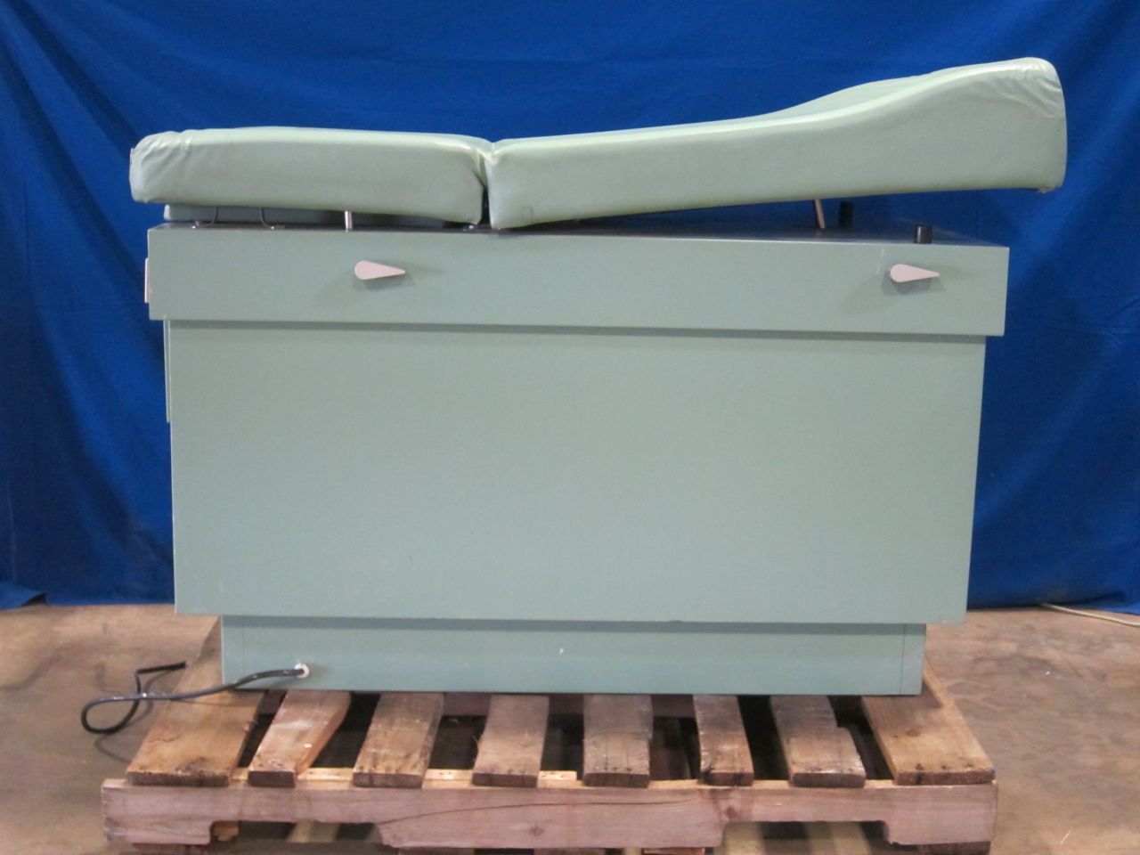 UMF 5120 Exam Table