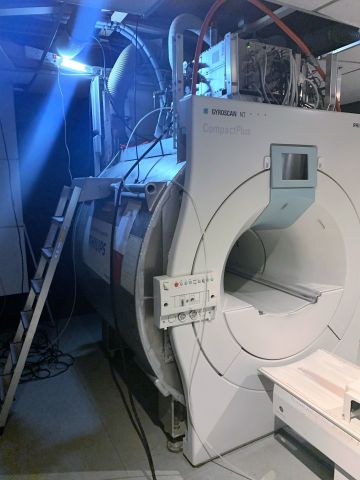 PHILIPS Intera 1.0T MRI Scanner