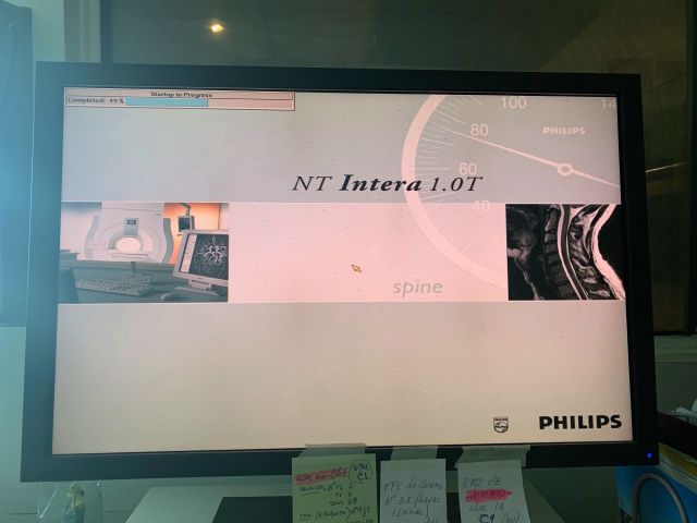 PHILIPS Intera 1.0T MRI Scanner