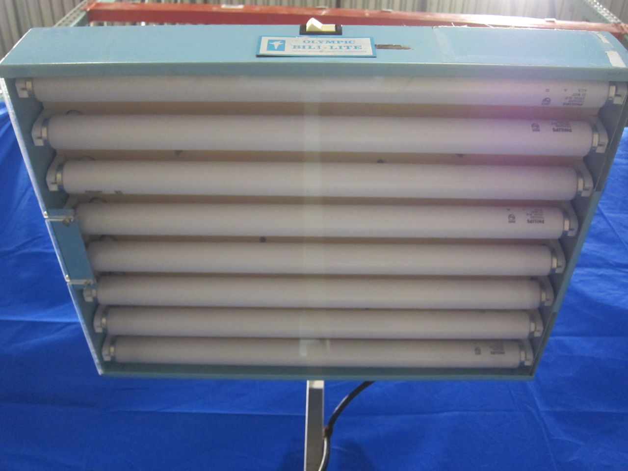 OLYMPIC 33 Phototherapy Lamp