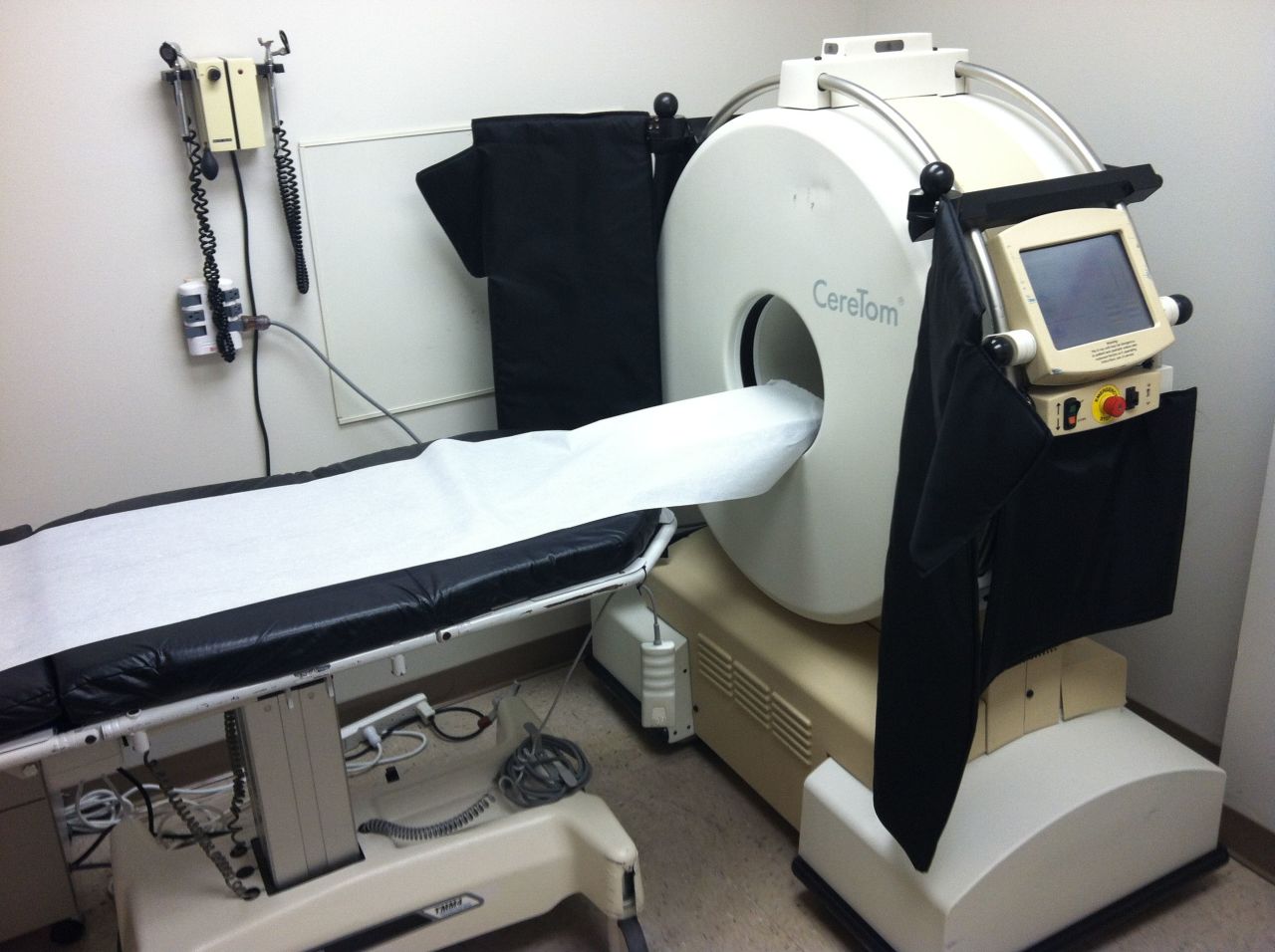 NEUROLOGICA Ceretom (LOT of 2) CT Scanner