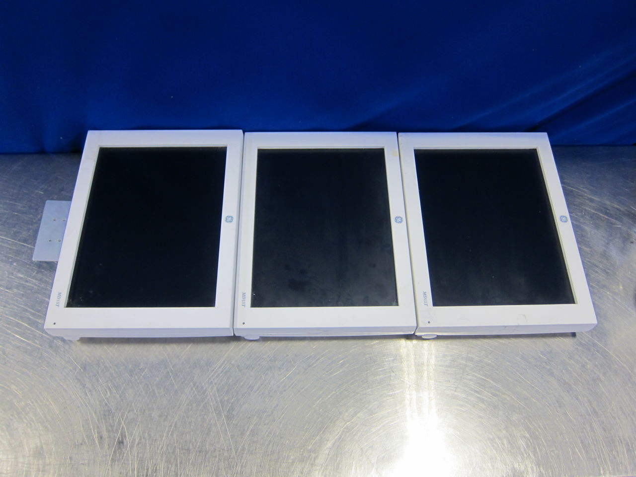 GE U581501A - Lot of 3 Display Monitor