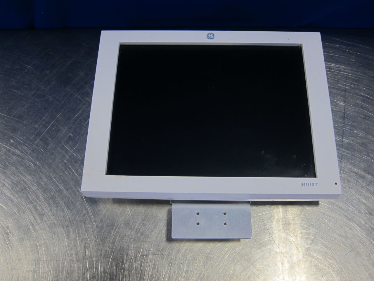 GE U581501A - Lot of 3 Display Monitor