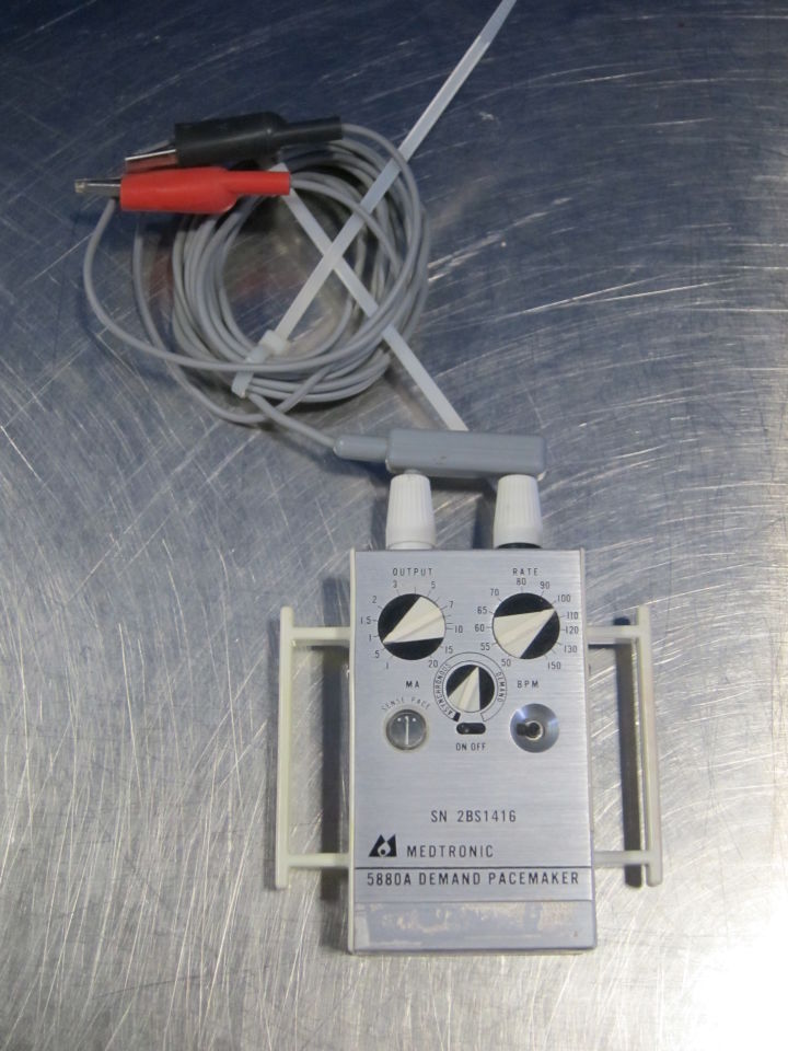 MEDTRONIC 5880A Demand Pacemaker