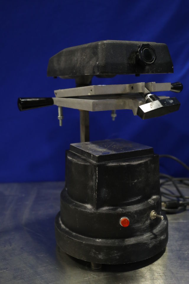 T&S DENTAL AND PLASTICS 101 Vacuum Forming Machine