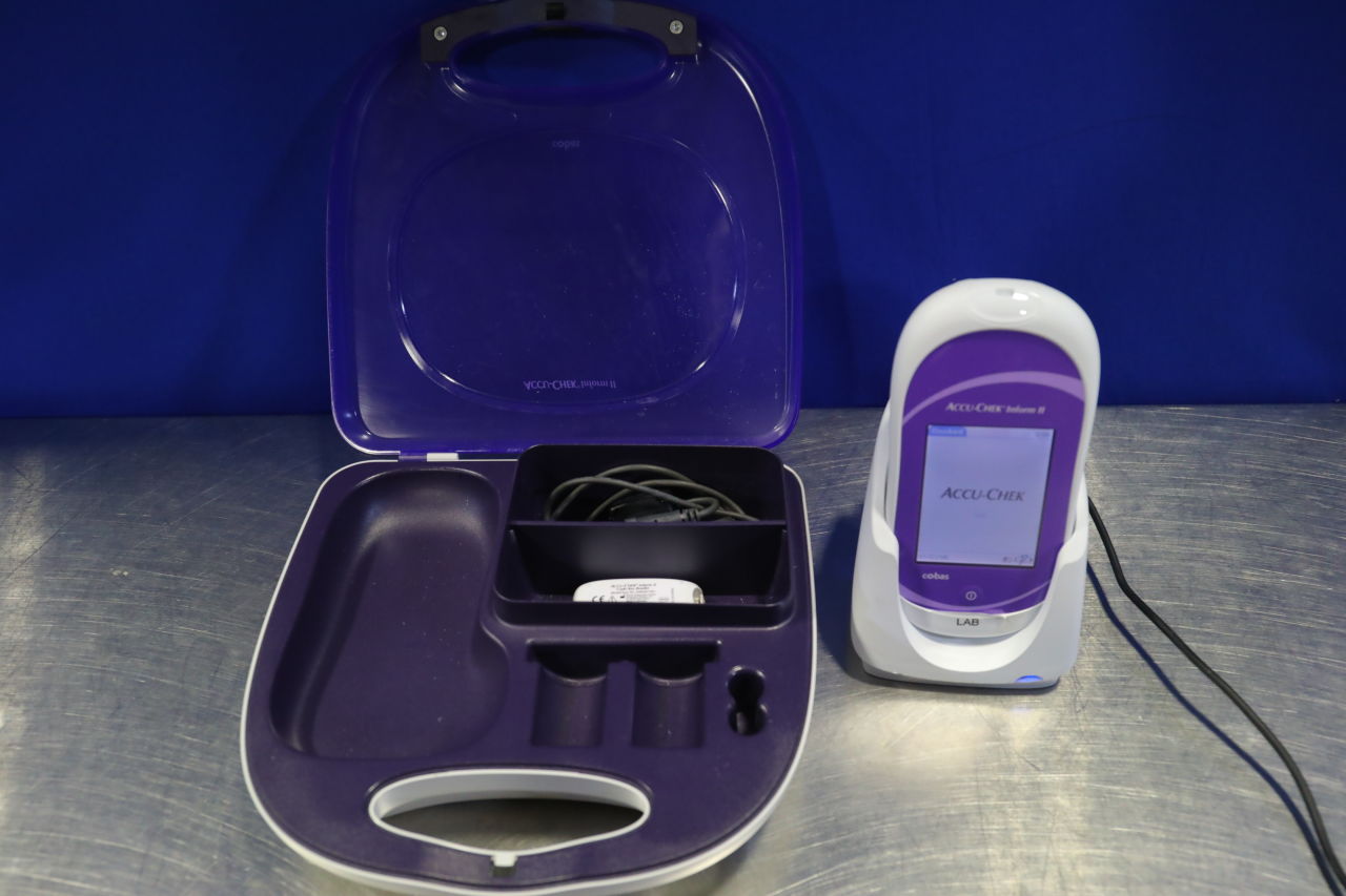 ROCHE DIAGNOSTICS Accu-Check Inform II Glucose Analyzer