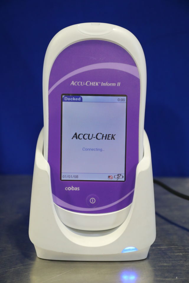 ROCHE DIAGNOSTICS Accu-Check Inform II Glucose Analyzer
