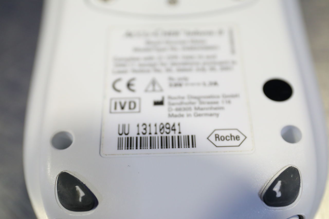 ROCHE DIAGNOSTICS Accu-Check Inform II Glucose Analyzer
