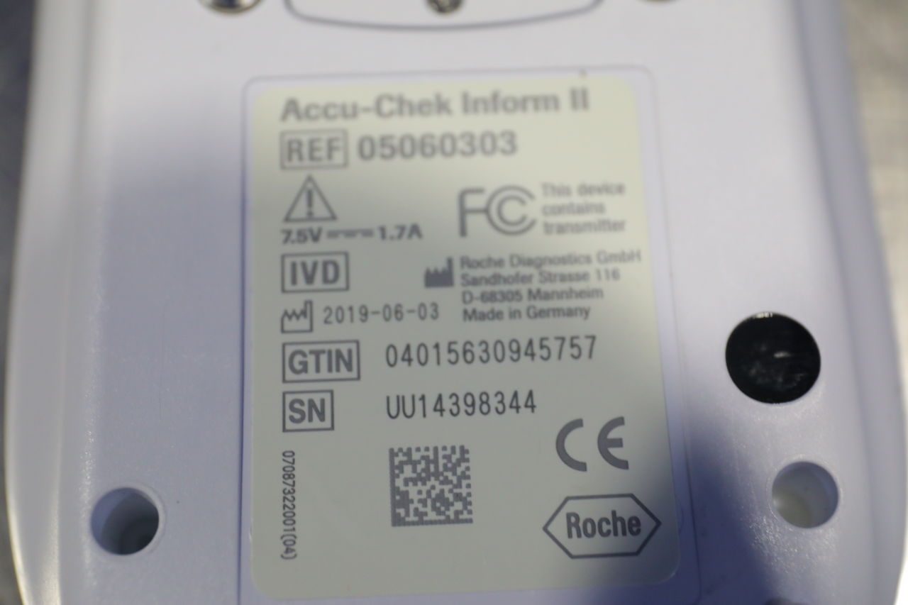 ROCHE DIAGNOSTICS Accu-Check Inform II Glucose Analyzer