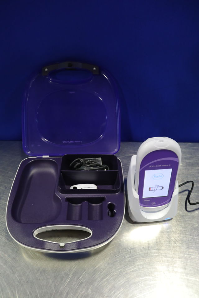 ROCHE DIAGNOSTICS Accu-Check Inform II Glucose Analyzer