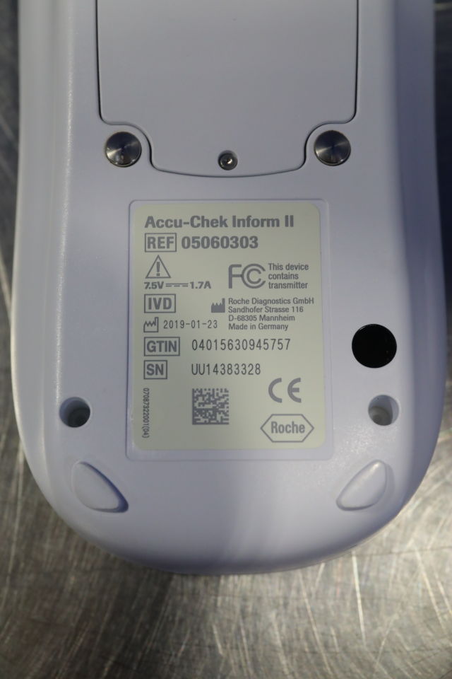 ROCHE DIAGNOSTICS Accu-Check Inform II Glucose Analyzer