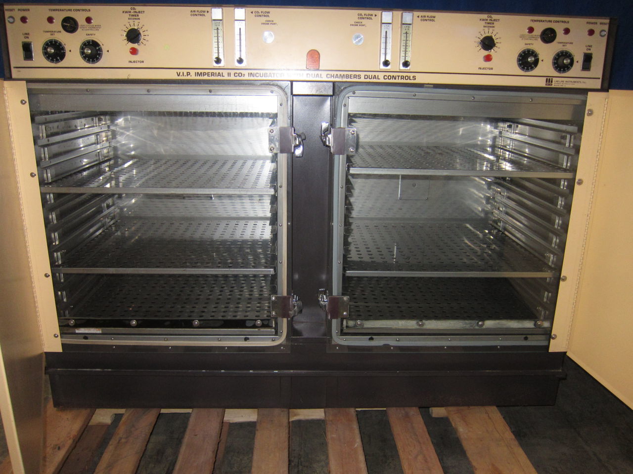 LAB-LINE INSTRUMENTS 425 Incubator