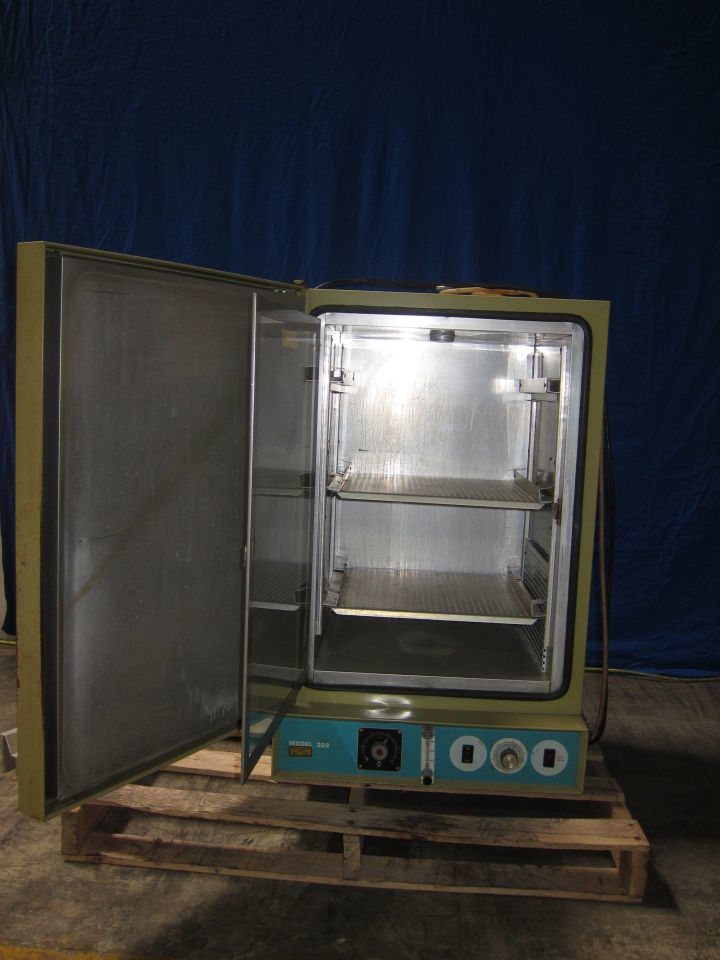 NAPCO Model 322 Incubator