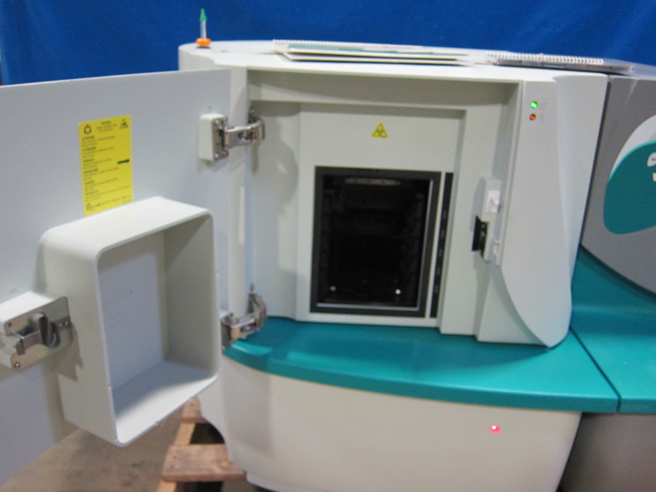 SIEMENS Microscan Walkaway 40 Plus Analyzer
