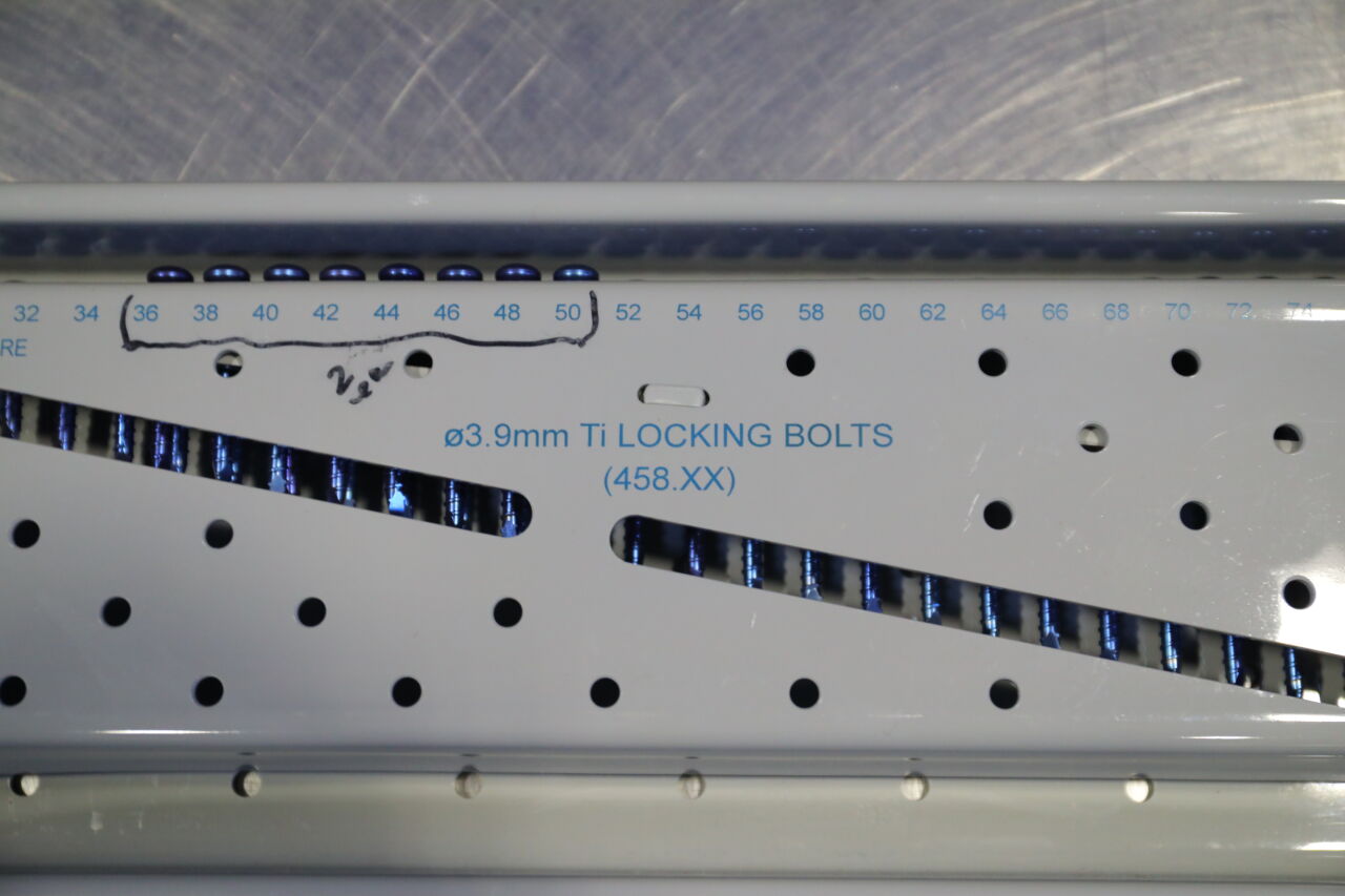 SYNTHES 304.582 Titanium Tibial Nail Accessory Implants