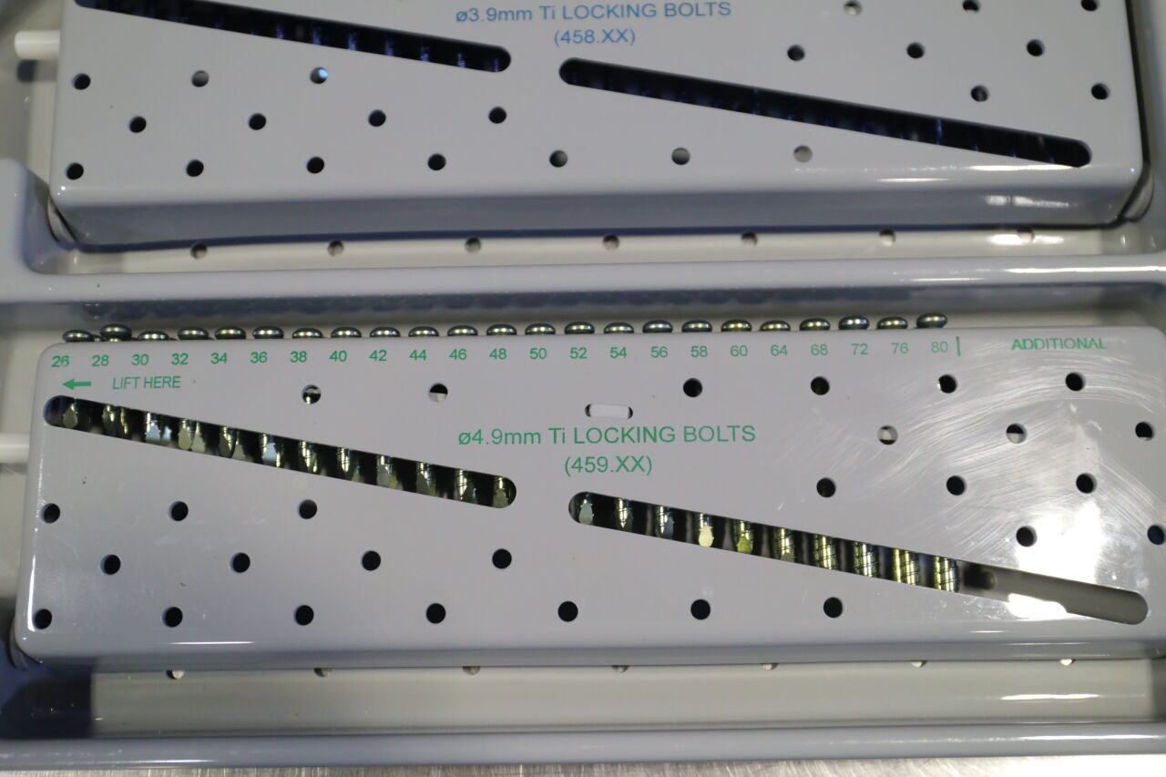 SYNTHES 304.582 Titanium Tibial Nail Accessory Implants