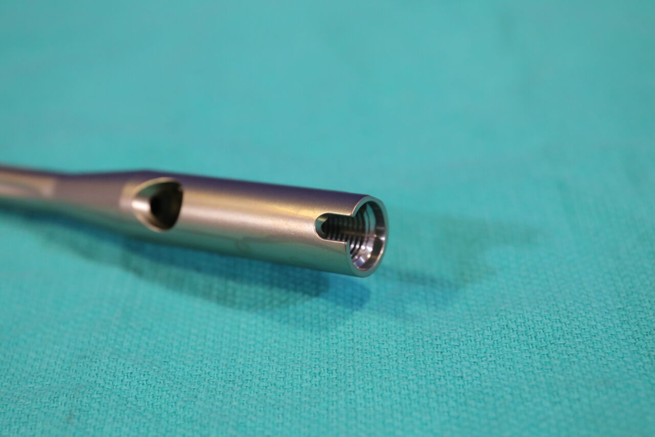 SYNTHES 456.424 Cannulated Troch Fixation Nail