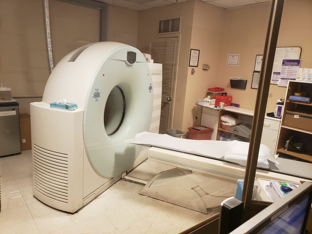 SIEMENS Emotion 16 CT Scanner
