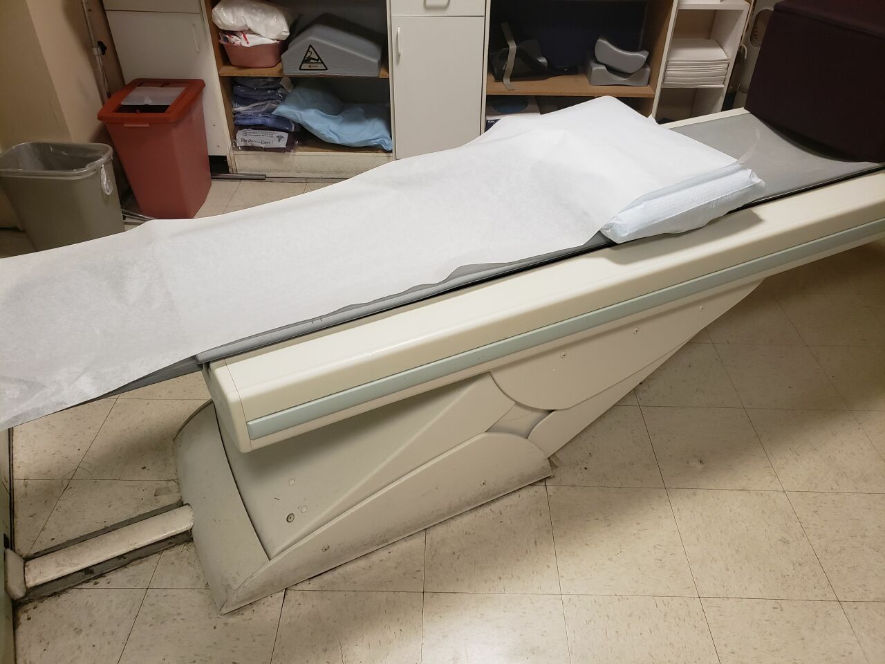 SIEMENS Emotion 16 CT Scanner