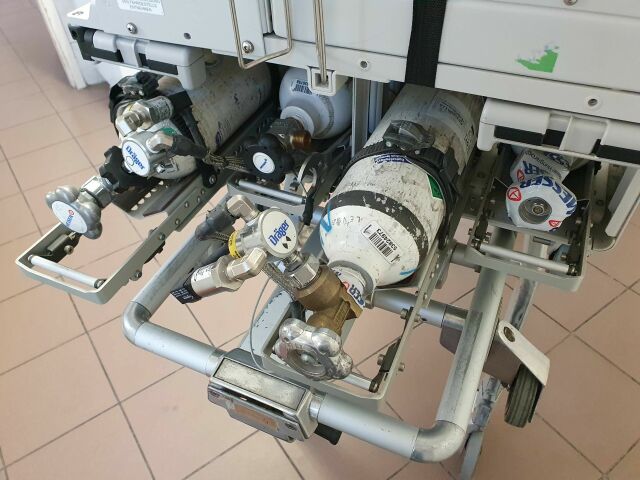 DRAEGER TI 500 Globetrotter Transport System Infant Incubator
