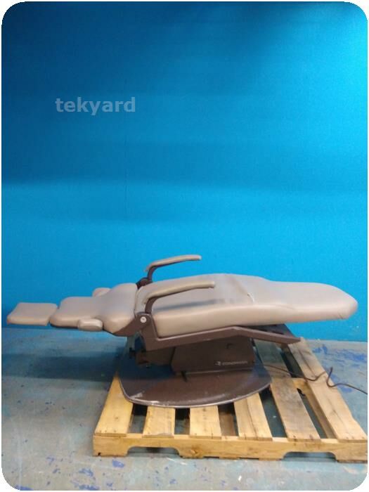 PELTON & CRANE CH The Coachman Dental Chair