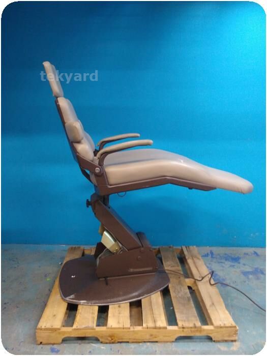 PELTON & CRANE CH The Coachman Dental Chair