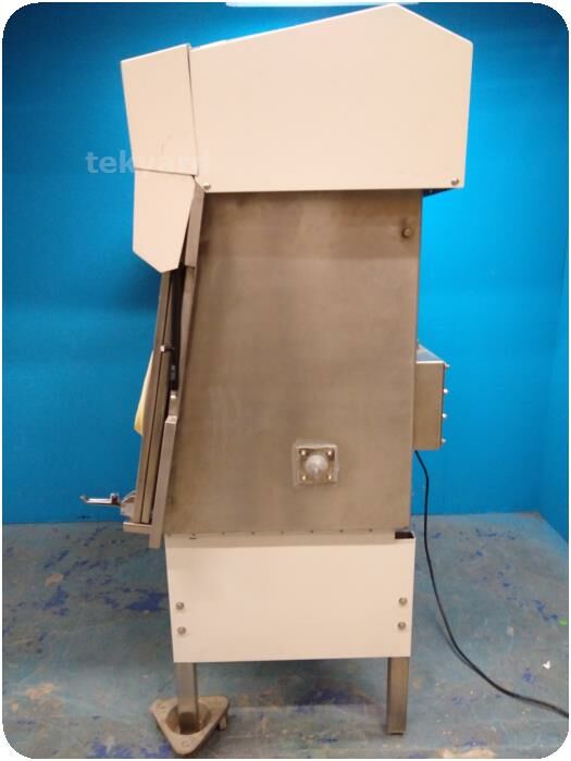 THE BAKER COMPANY CS500 Fume/Bio Safety Hood