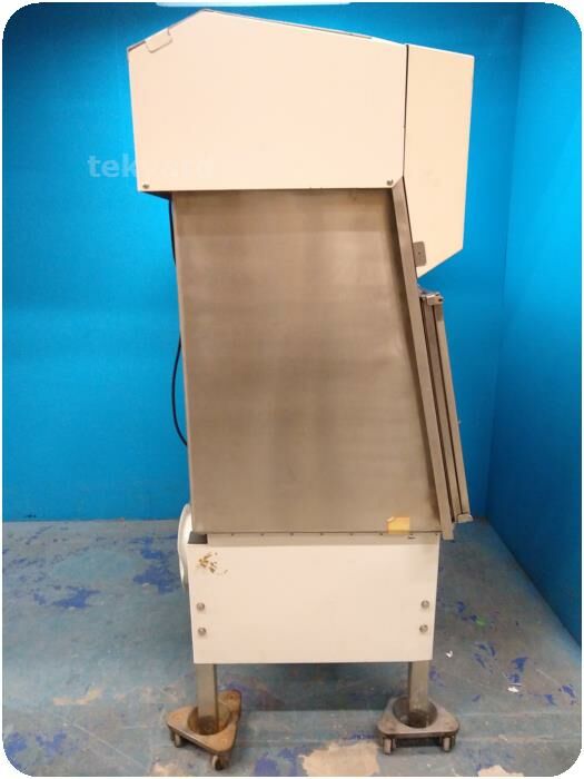 THE BAKER COMPANY CS500 Fume/Bio Safety Hood