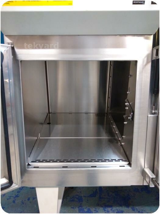 THE BAKER COMPANY CS500 Fume/Bio Safety Hood