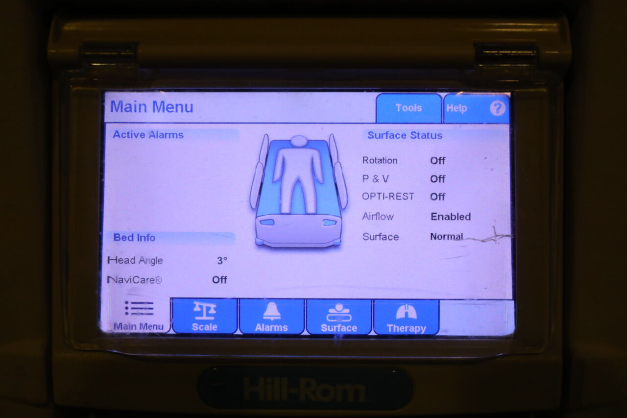 HILL-ROM Total Care P1900 Beds Electric