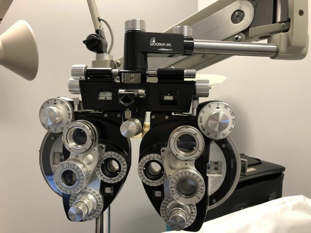 TOPCON IS80 Ophthalmology Chair and Stand